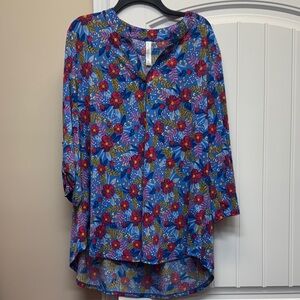 Dear Scarlet Lizzy 3/4 sleeve floral top size XL.